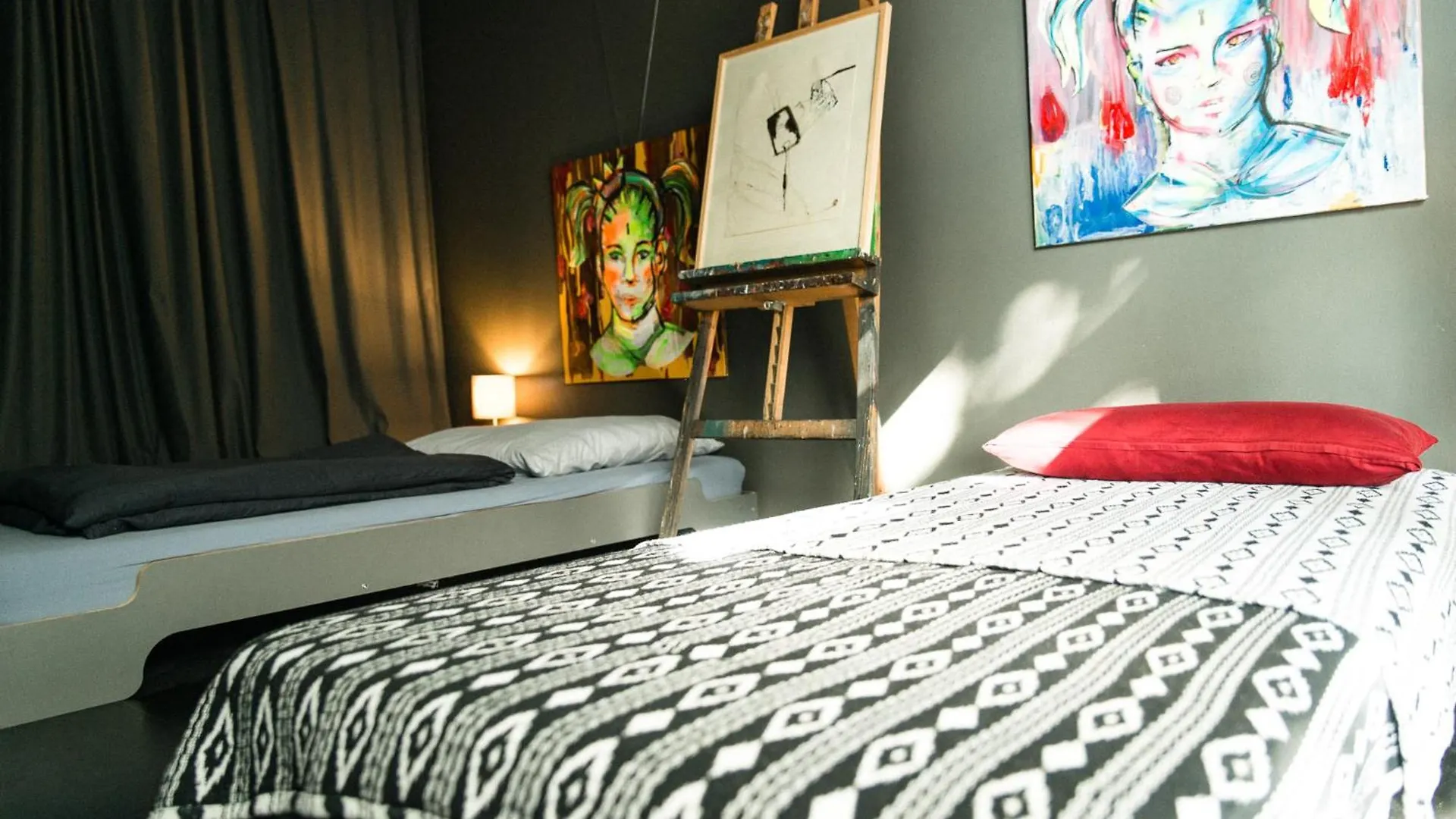 Zimmer In Atelierwohnung Kolín nad Rýnem Ubytování v soukromí