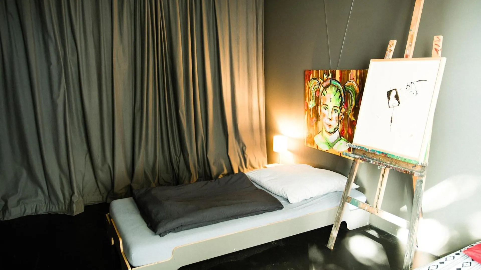 Zimmer In Atelierwohnung Kolín nad Rýnem Ubytování v soukromí